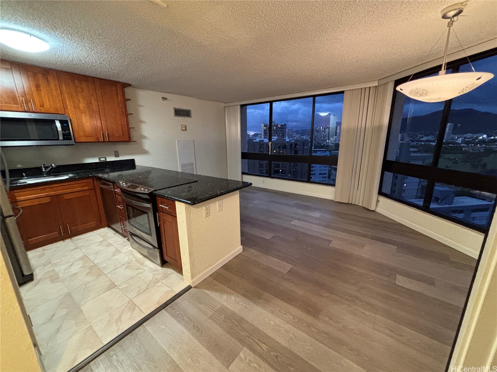 300 Wai Nani Way 1902