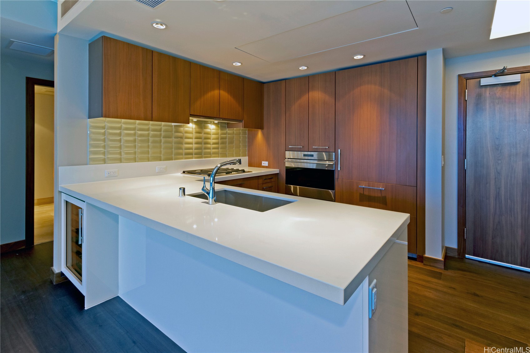 1555 Kapiolani Boulevard 1105