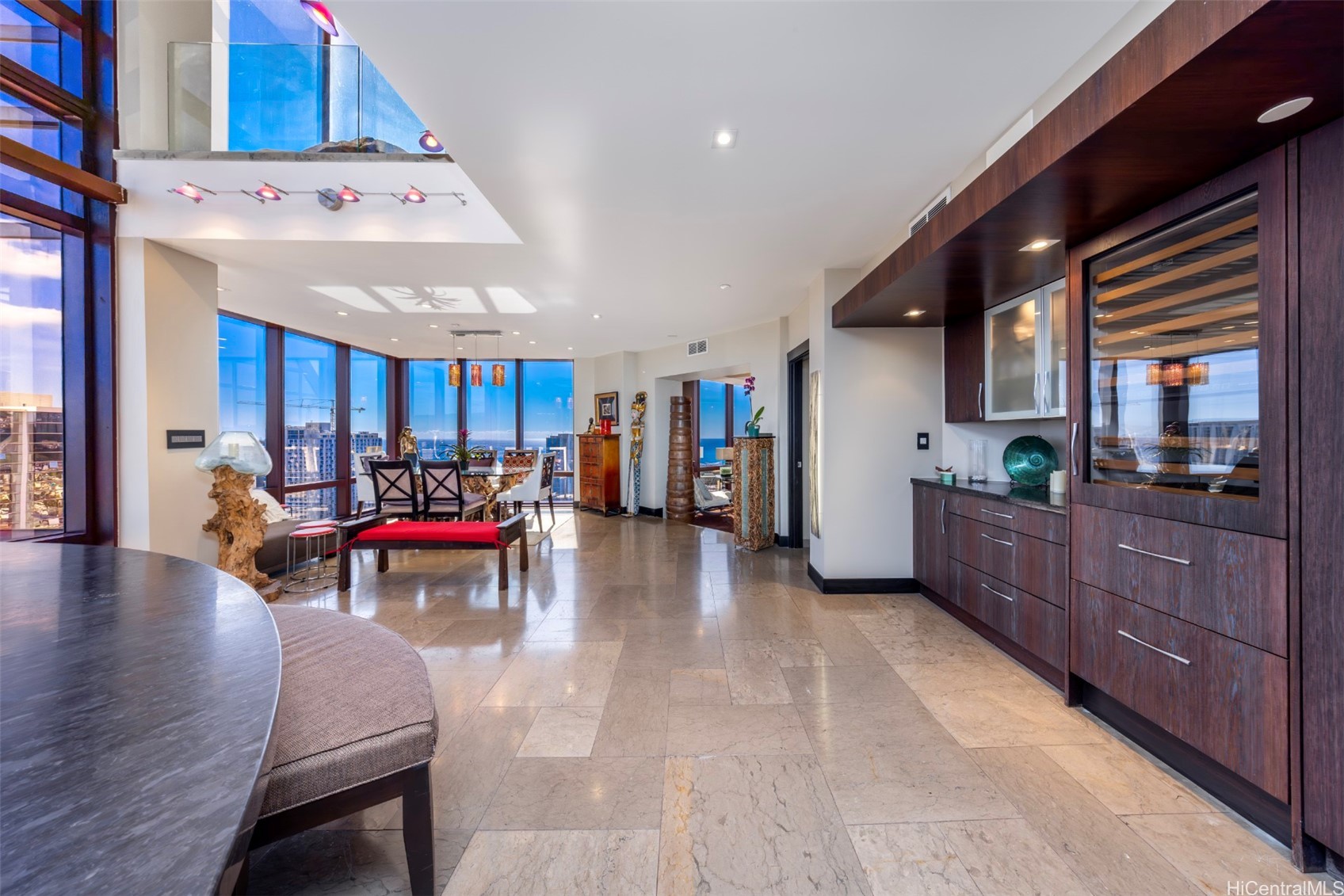 725 Kapiolani Boulevard 3901