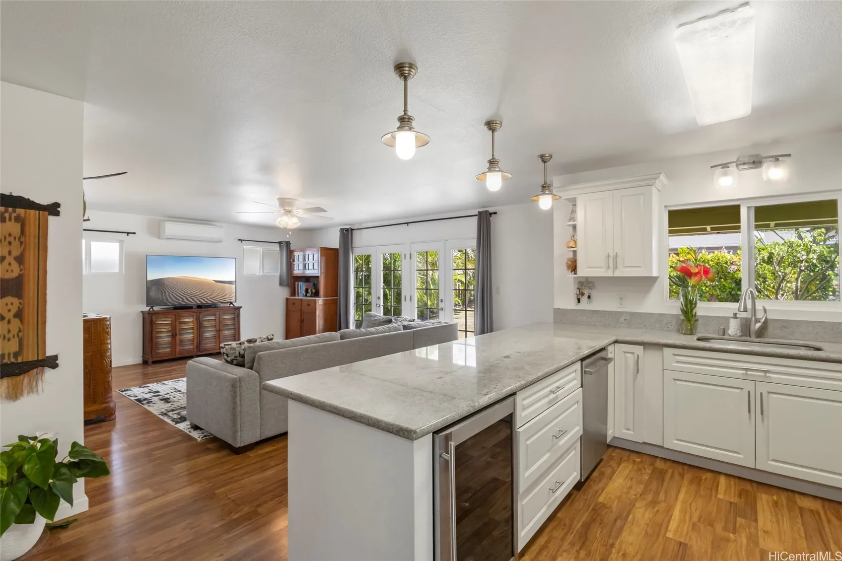 Honolulu, Hawaii 96825, United States, 4 Bedrooms Bedrooms, ,2 BathroomsBathrooms,Residential,Pending,111141