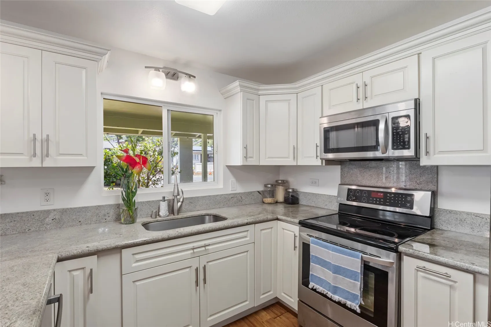 Honolulu, Hawaii 96825, United States, 4 Bedrooms Bedrooms, ,2 BathroomsBathrooms,Residential,Pending,111141