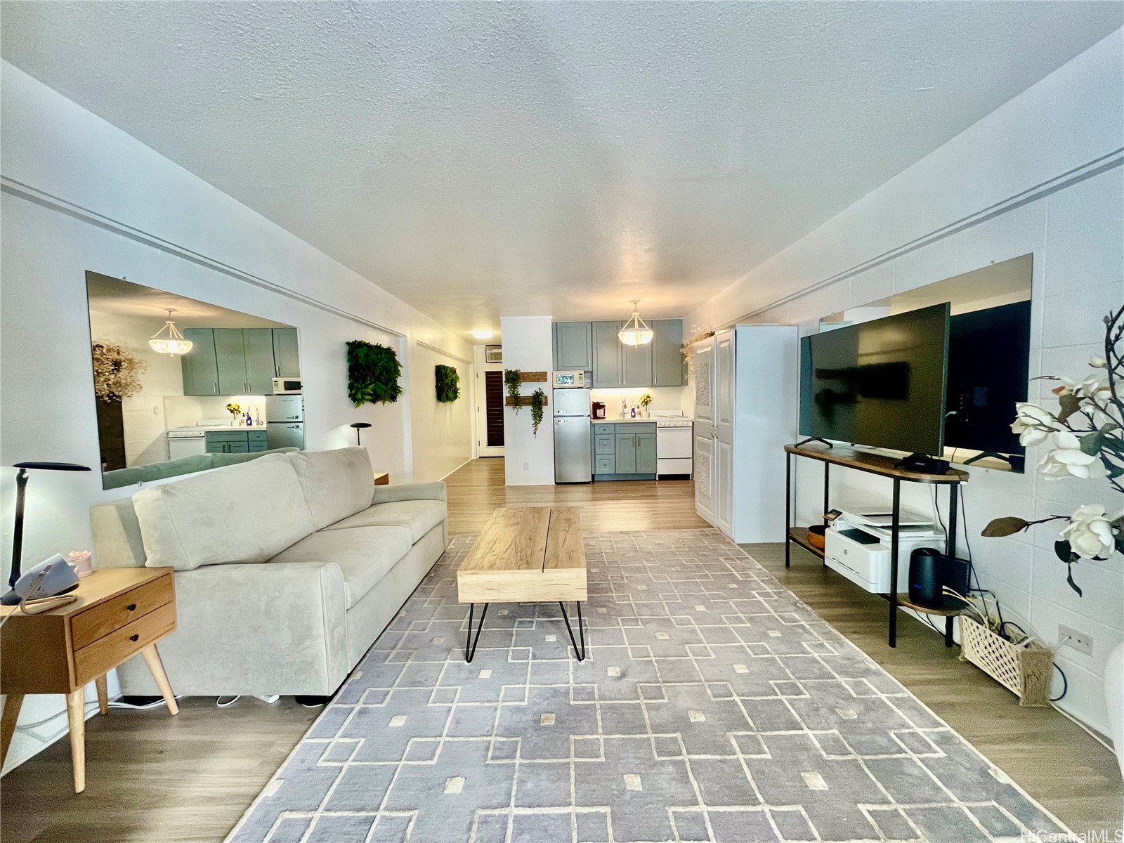 1630 Makiki Street C201
