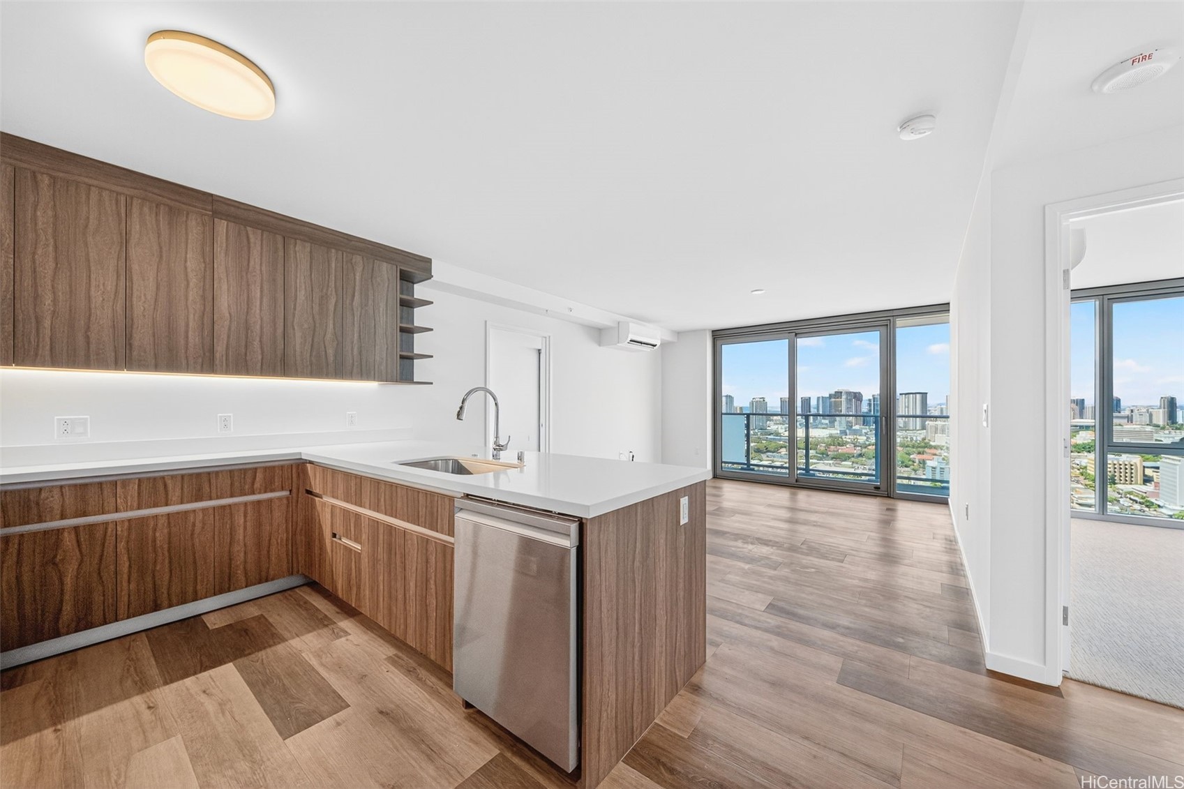 1515 Liona Street 3202