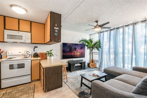 Photo of 2847 Waialae Avenue #306, Honolulu, HI 96826 (MLS # 202526147)