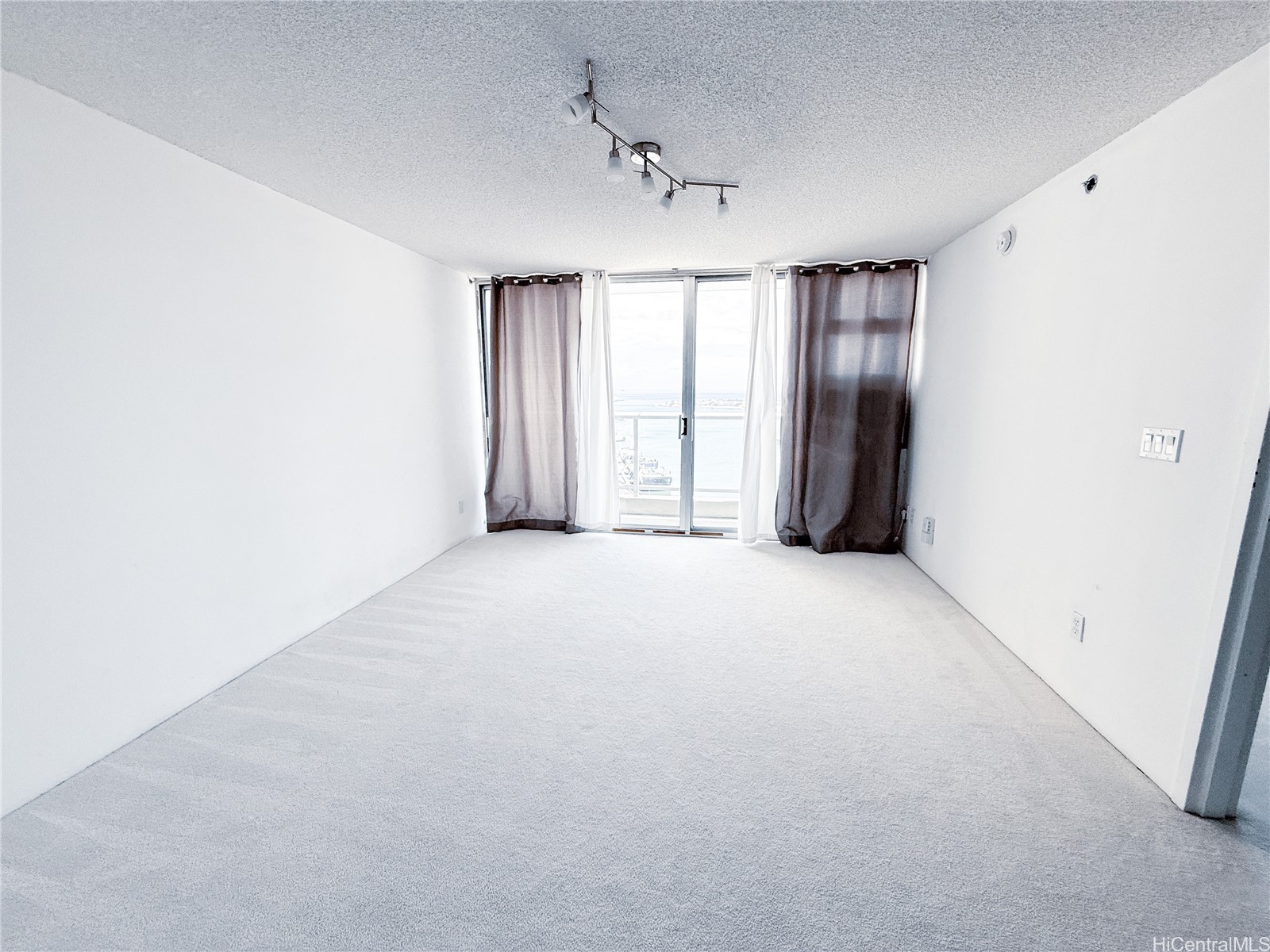 215 N King Street 2205