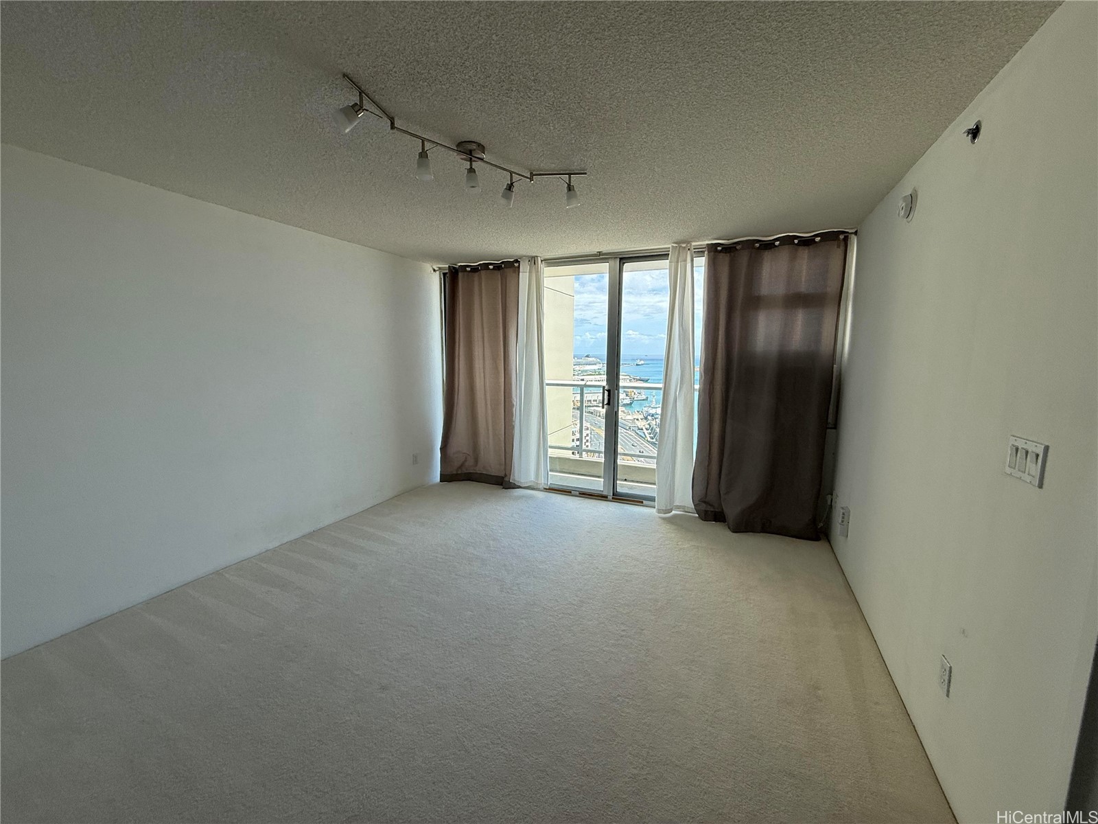 215 N King Street 2205