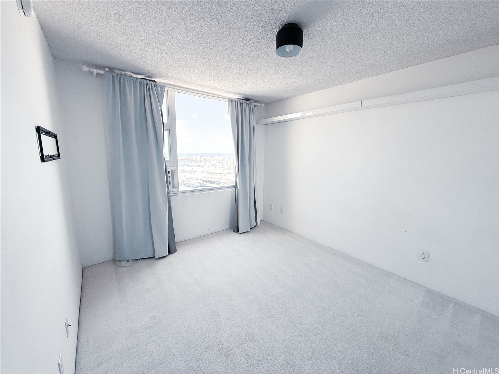 215 N King Street 2205