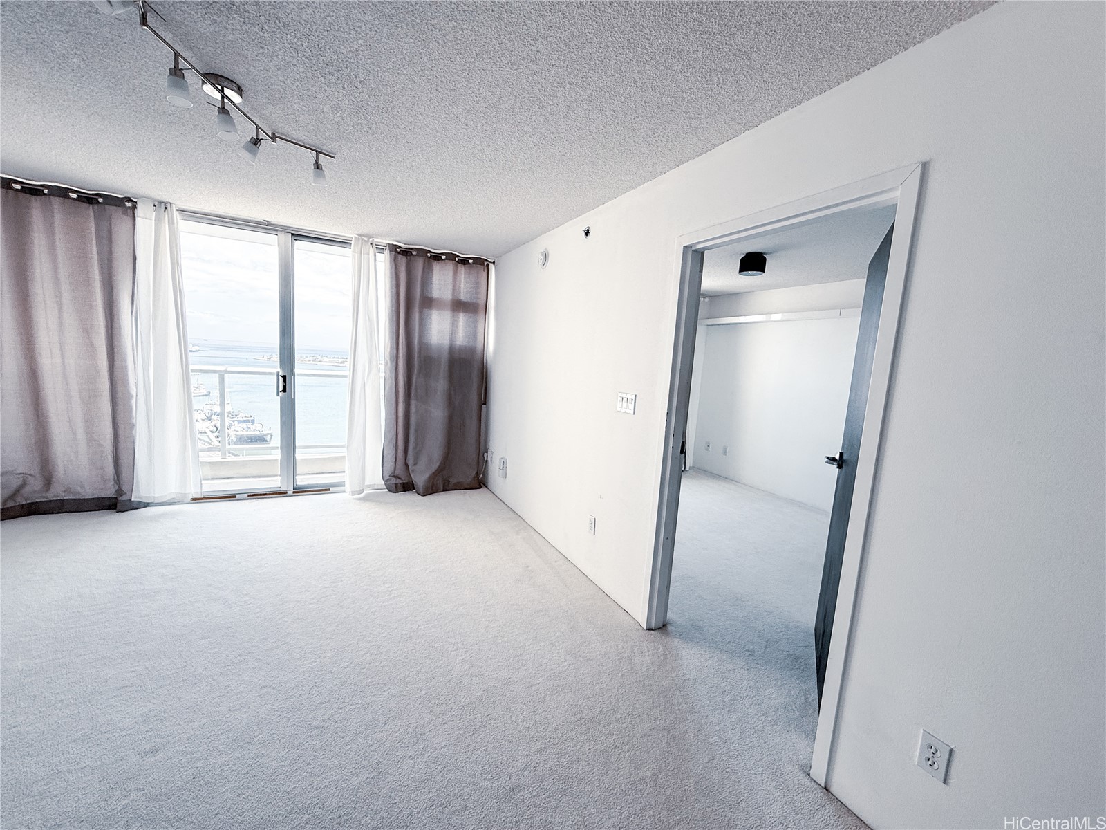 215 N King Street 2205