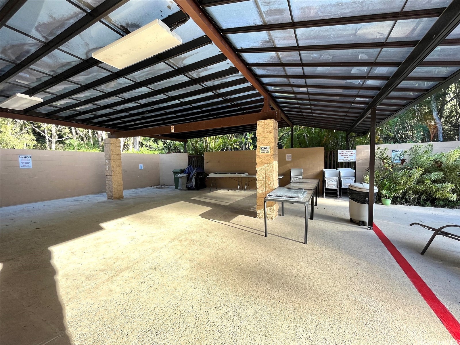 Waikalani Woodlands Condominium