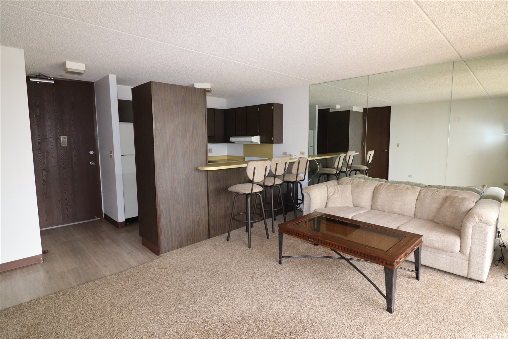 411 Hobron Lane 2103