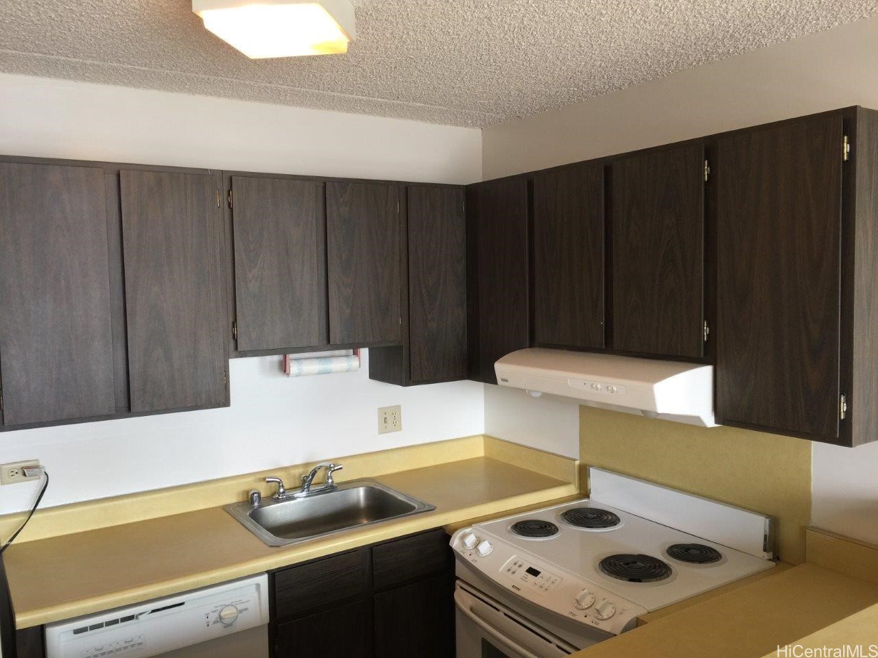 411 Hobron Lane 2103