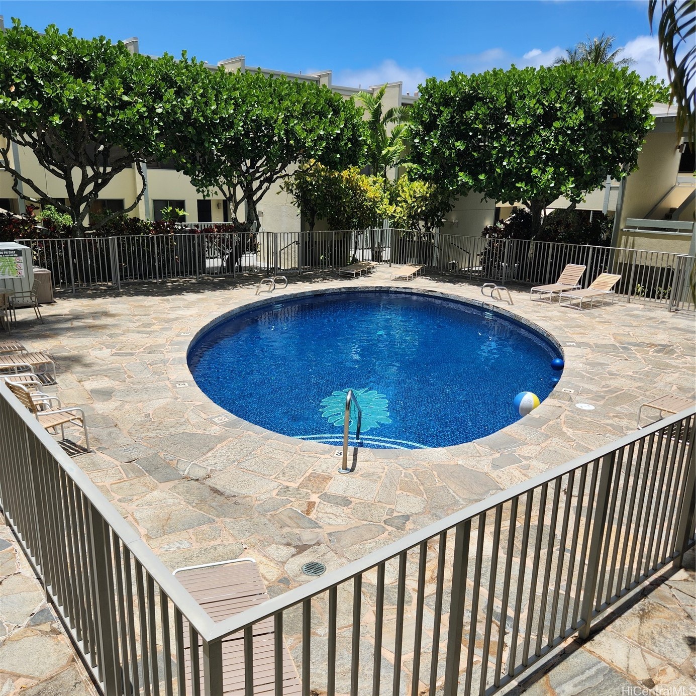 Plaza Hawaii Kai Condominium