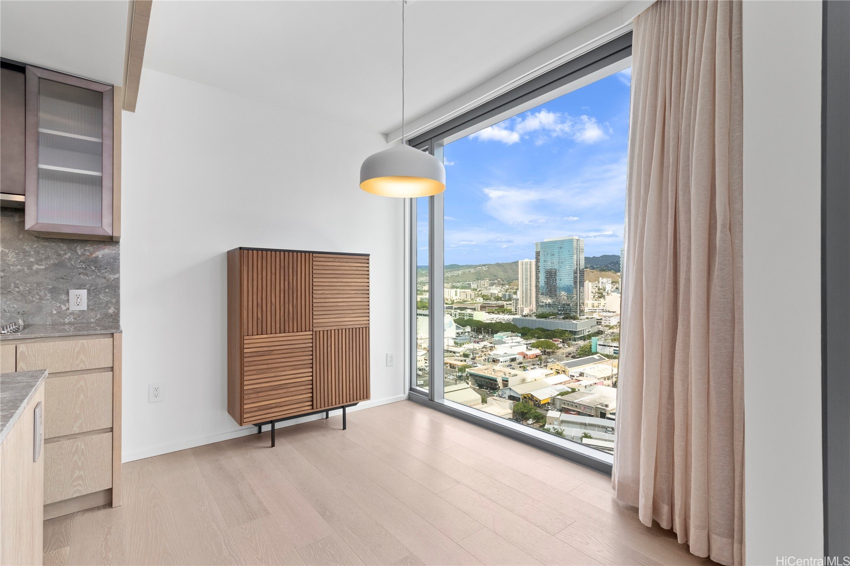 1000 Auahi Street 2110