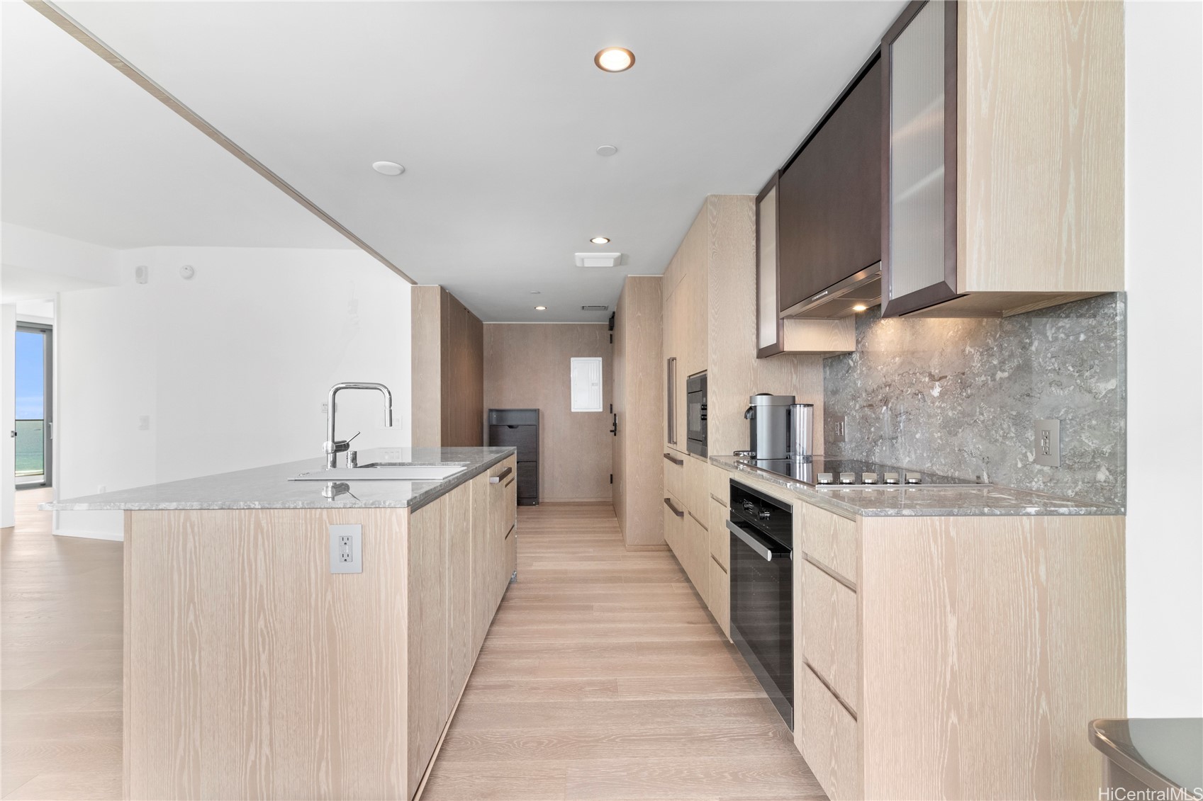 1000 Auahi Street 2110