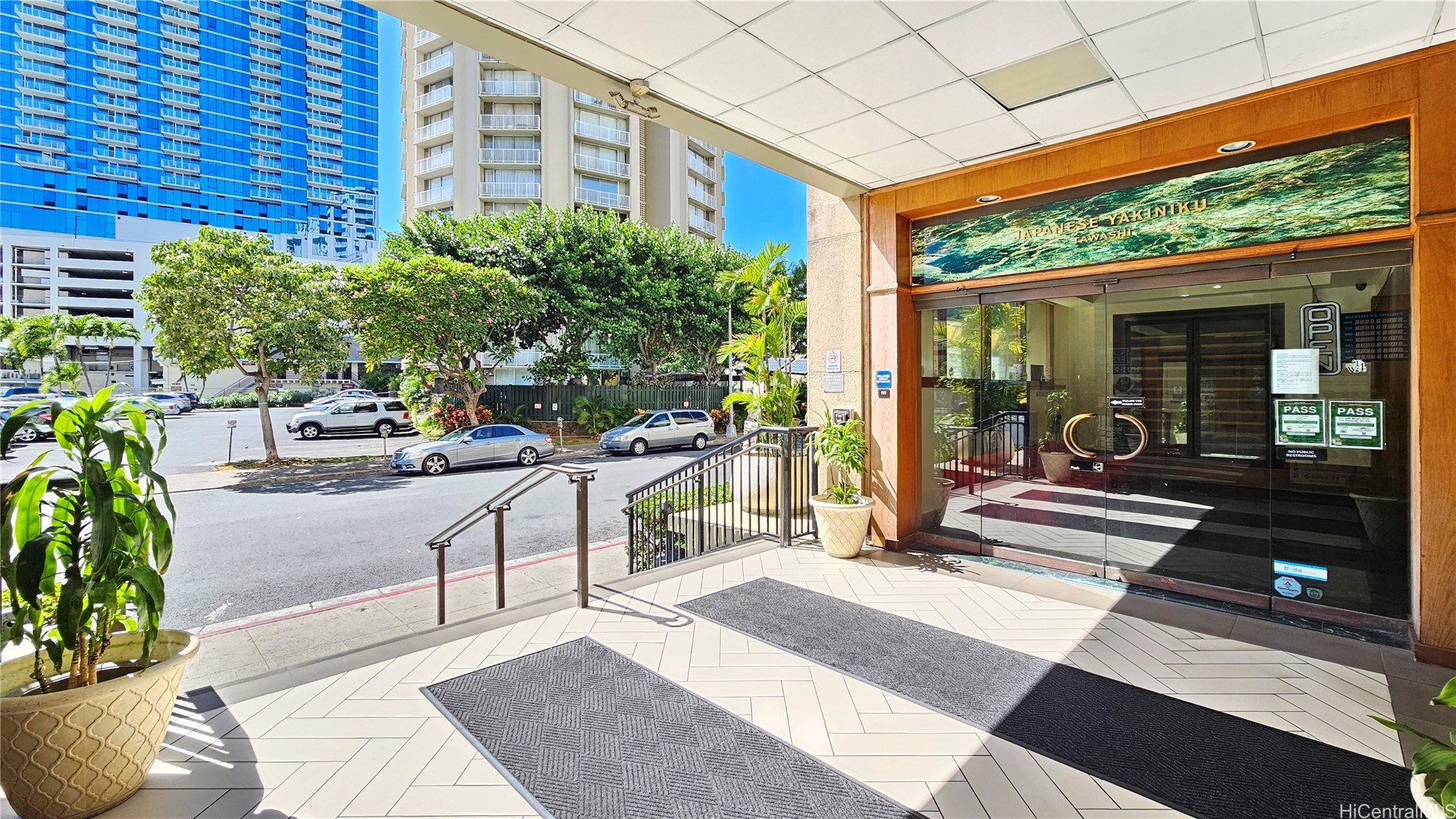 747 Amana Street 1617