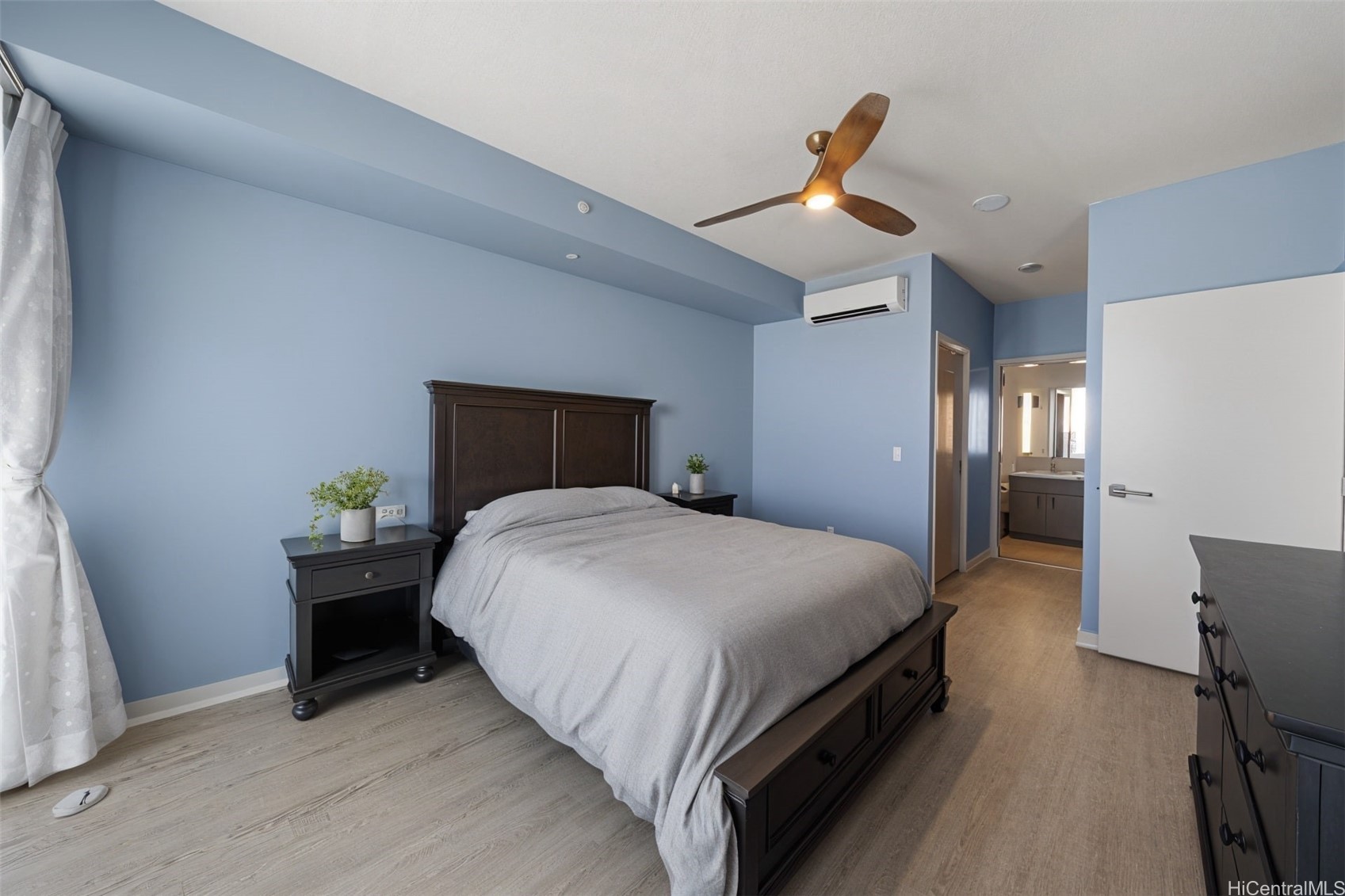 555 South Street 4202