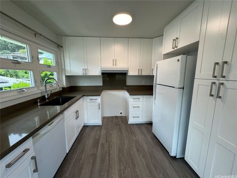 Photo of 2809 Henry Street #B, Honolulu, HI 96817 (MLS # 202612190)