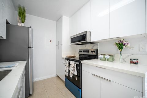 625 Mananai Place 24A Honolulu HI 96818