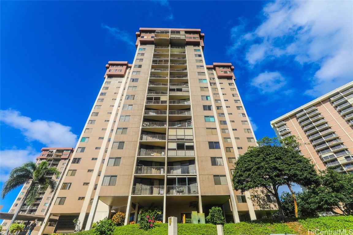 Park At Pearlridge Condominium