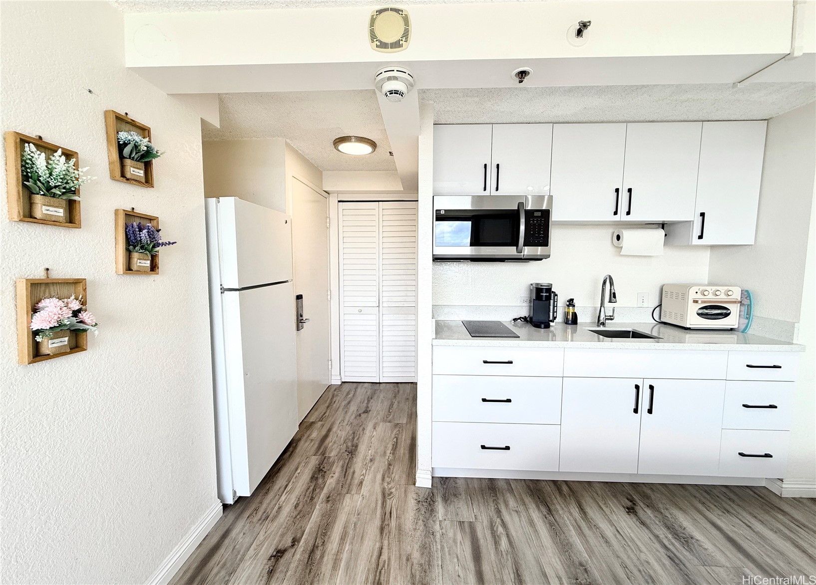 444 Niu Street 3204