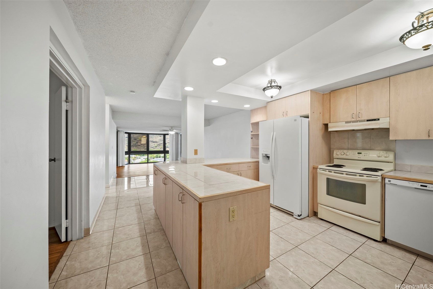 521 Hahaione Street 12J