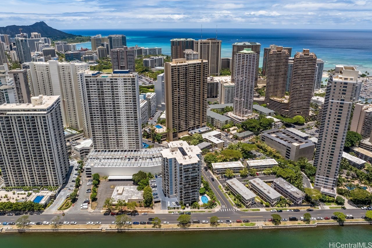 Chateau Waikiki Residential Lease