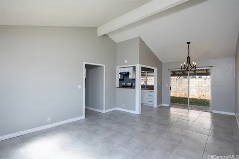 MLS: 202504721