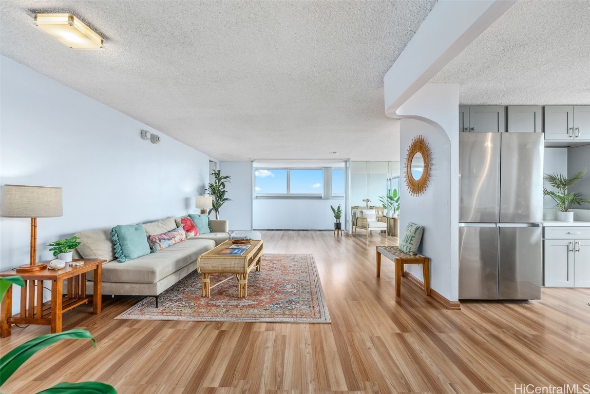 1425 Ward Avenue 22E