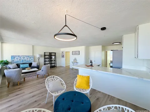 MLS: 202509535
