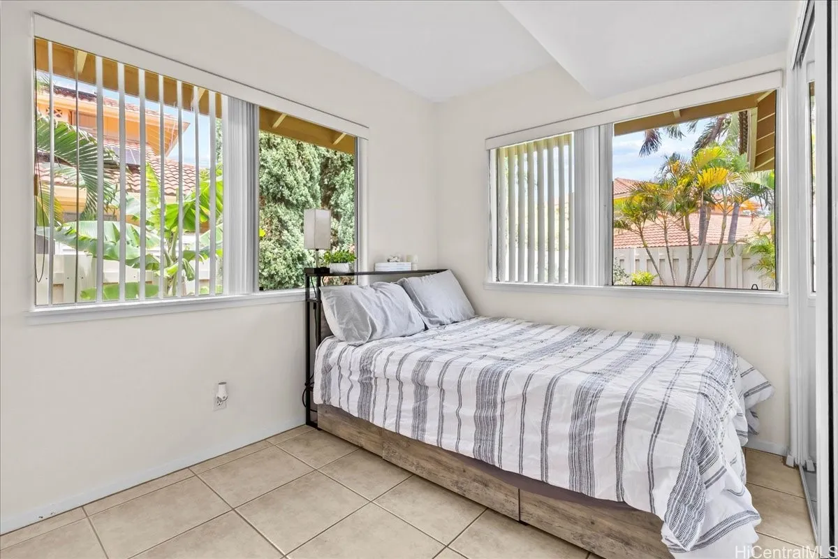 Kapolei, Hawaii 96707, United States, 4 Bedrooms Bedrooms, ,3 BathroomsBathrooms,Residential,Pending,110313