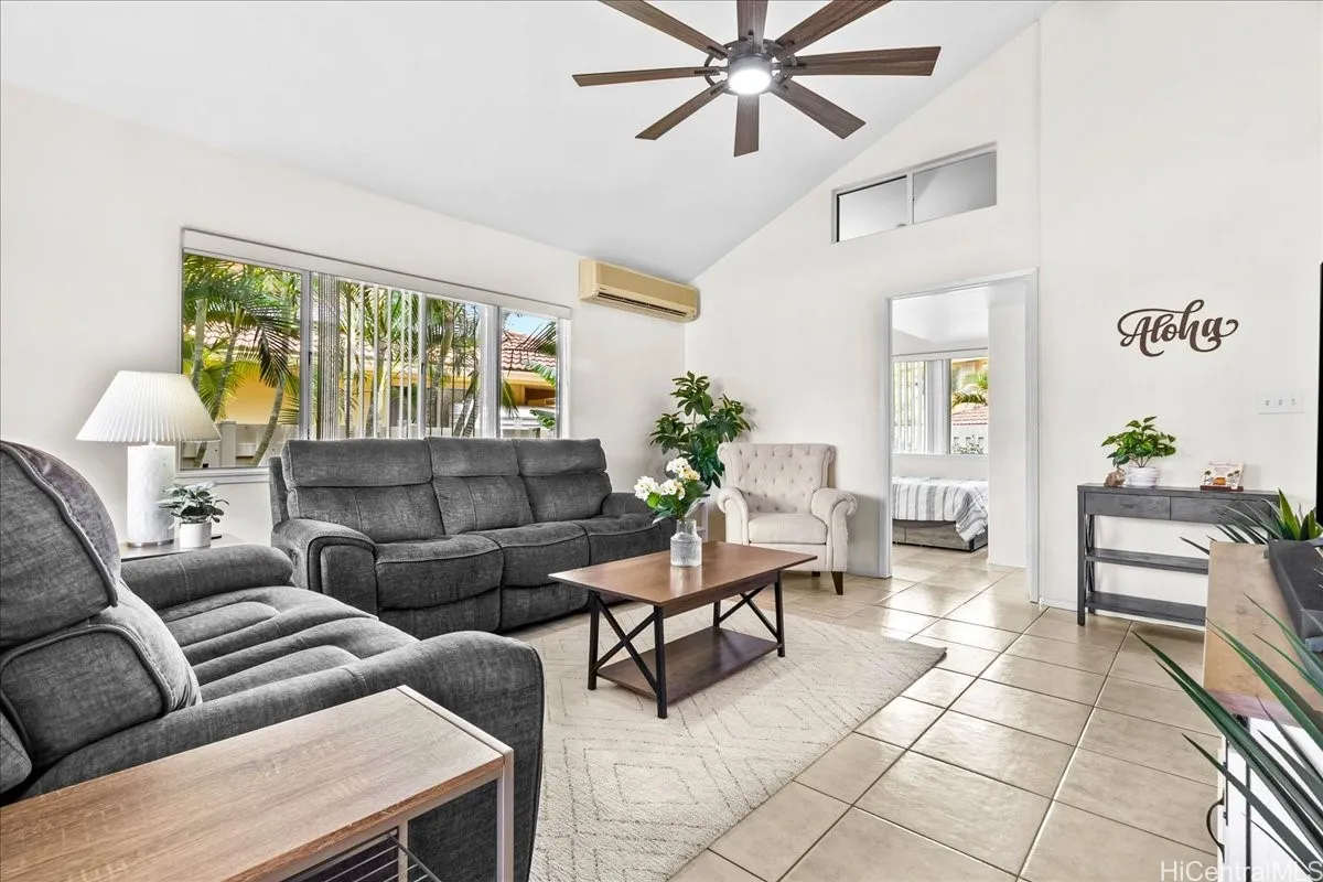 Kapolei, Hawaii 96707, United States, 4 Bedrooms Bedrooms, ,3 BathroomsBathrooms,Residential,Pending,110313