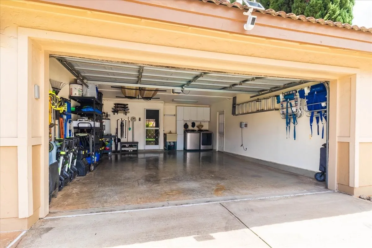 Kapolei, Hawaii 96707, United States, 4 Bedrooms Bedrooms, ,3 BathroomsBathrooms,Residential,Pending,110313