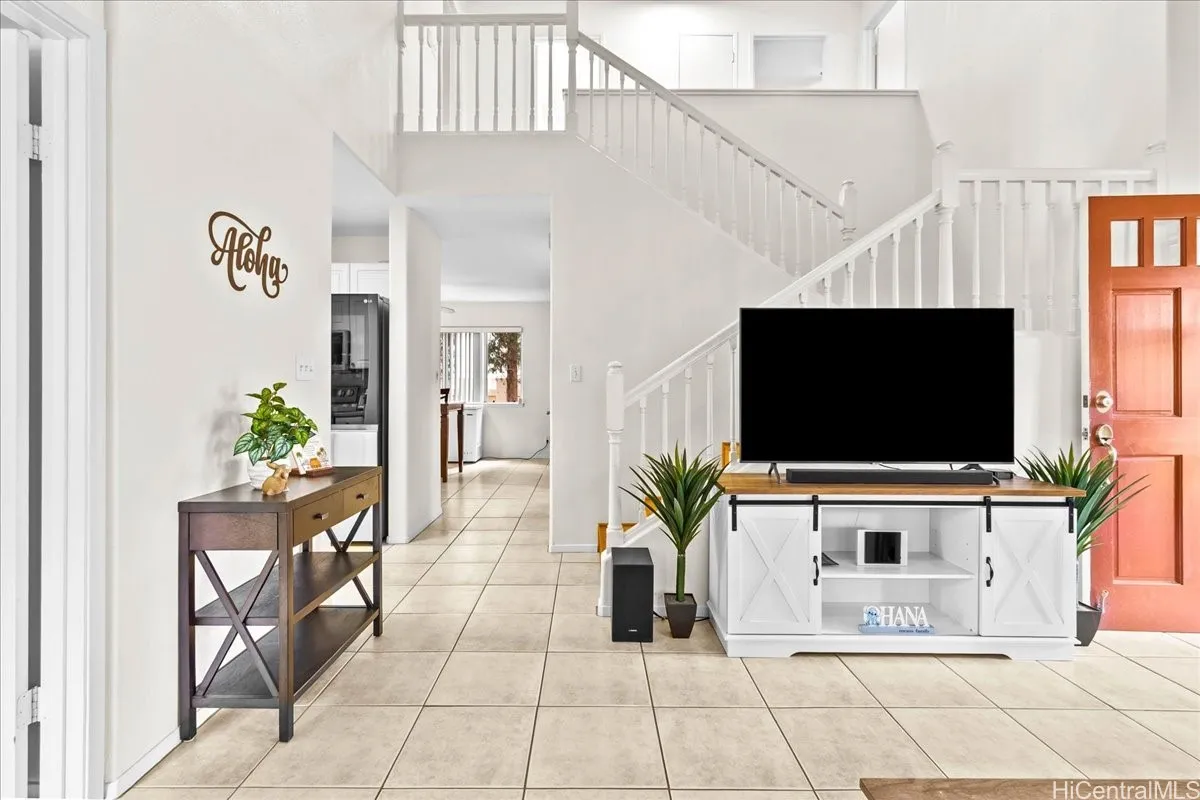 Kapolei, Hawaii 96707, United States, 4 Bedrooms Bedrooms, ,3 BathroomsBathrooms,Residential,Pending,110313