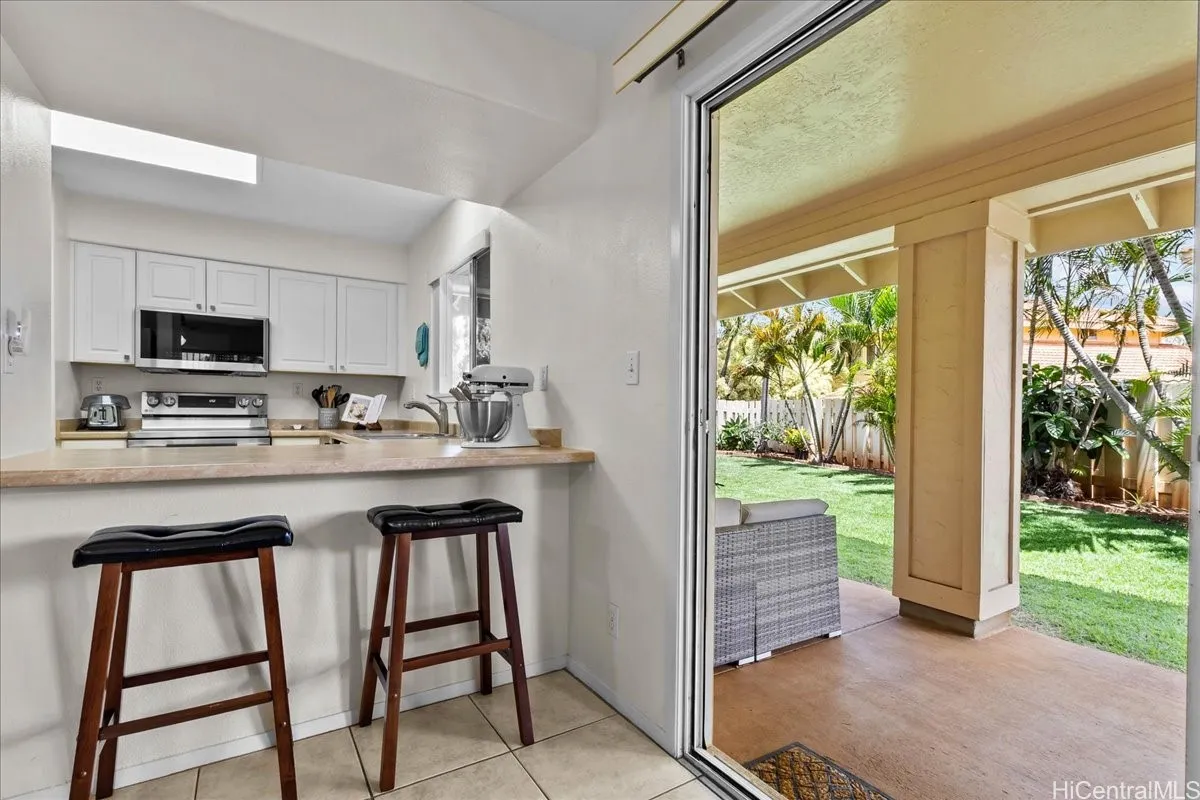 Kapolei, Hawaii 96707, United States, 4 Bedrooms Bedrooms, ,3 BathroomsBathrooms,Residential,Pending,110313