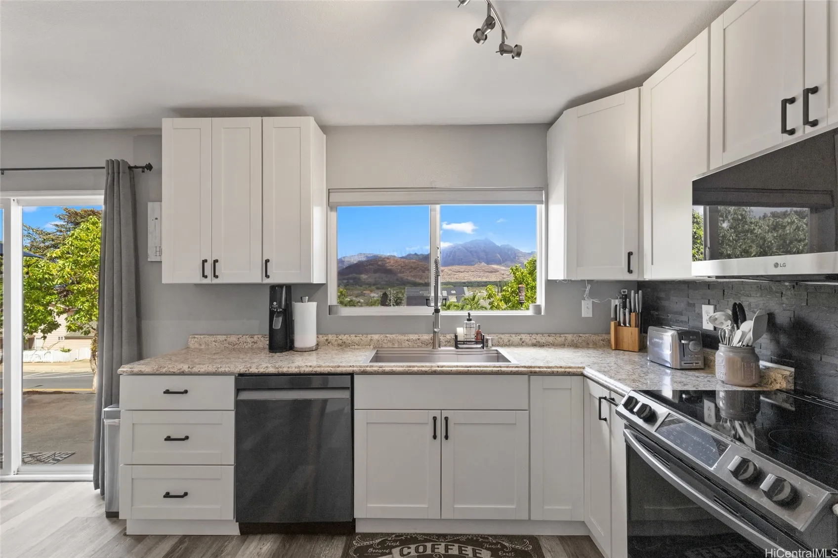 Waianae, Hawaii 96792, United States, 3 Bedrooms Bedrooms, ,3 BathroomsBathrooms,Residential,Pending,222708