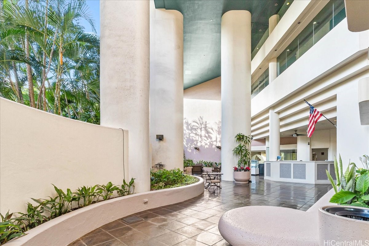 Honolulu Park Place Condominium