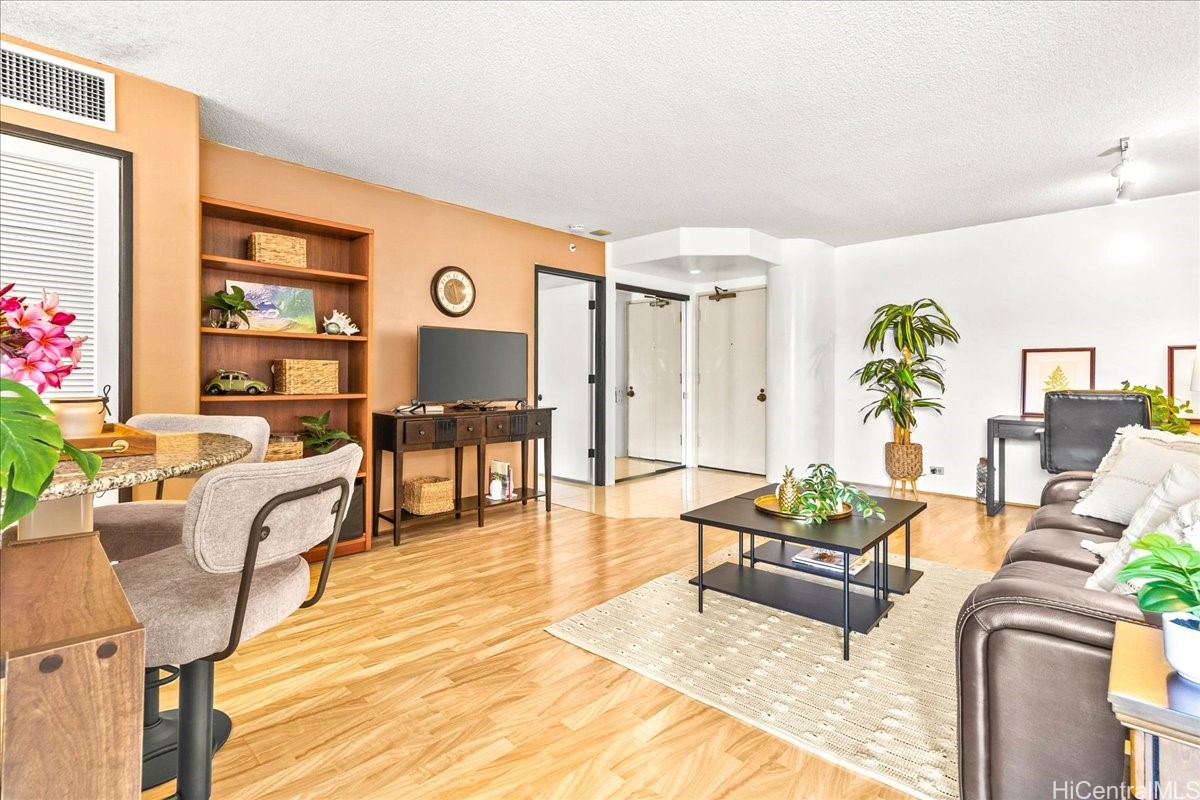 1212 Nuuanu Avenue 1306