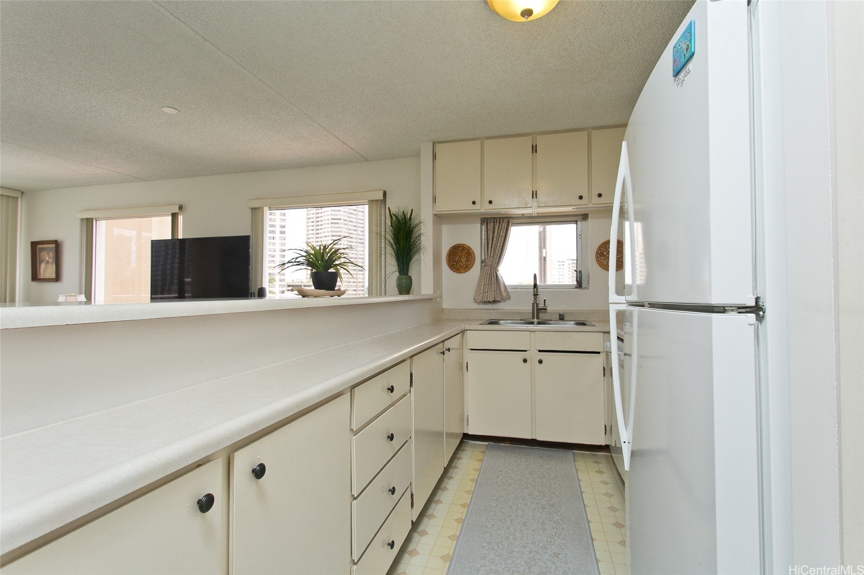 400 Hobron Lane 701