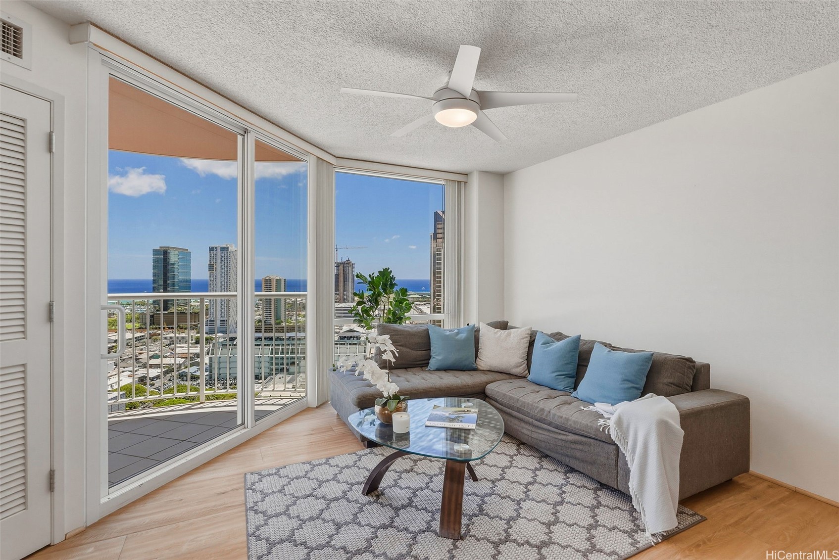 801 S King Street 3102