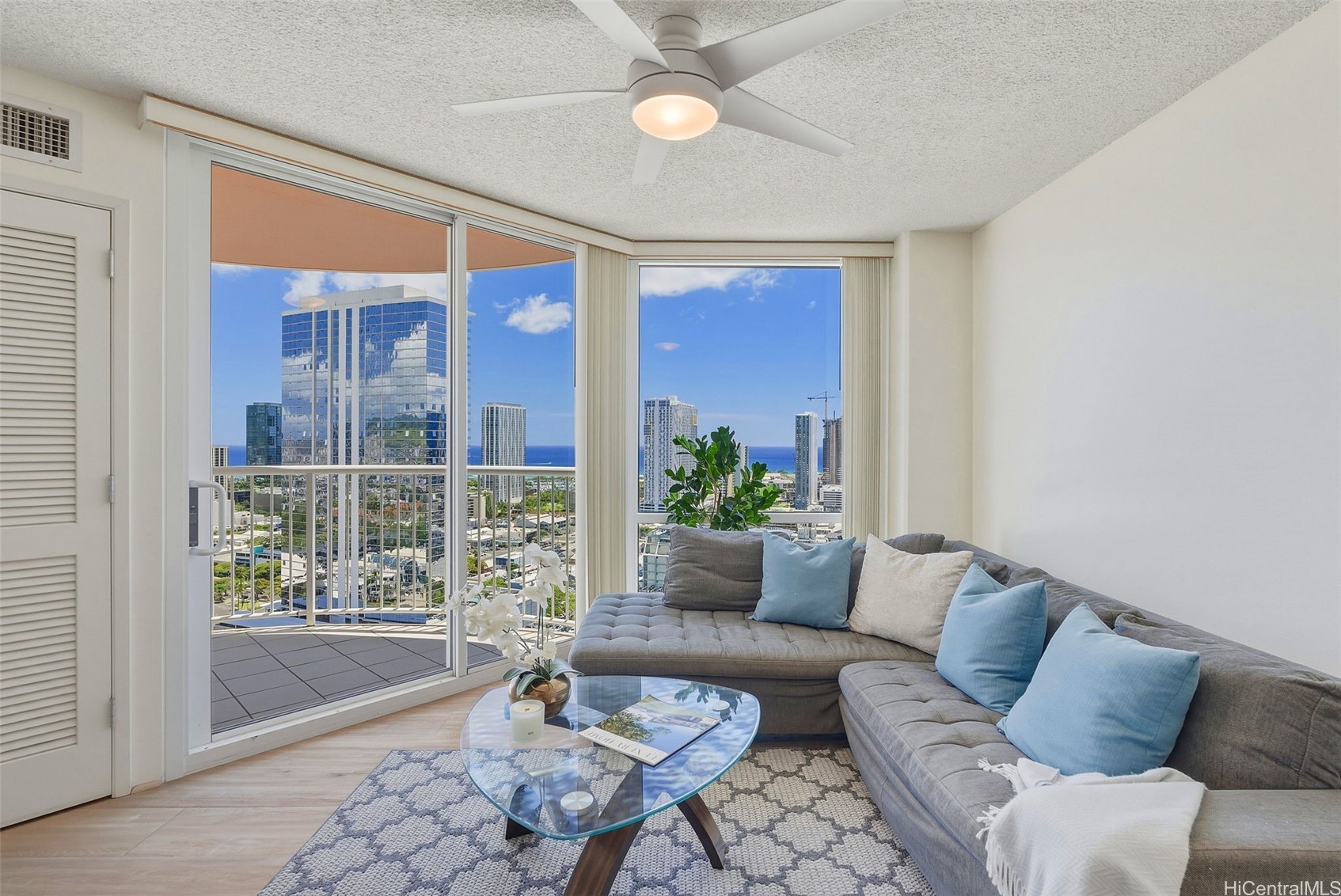 801 S King Street 3102