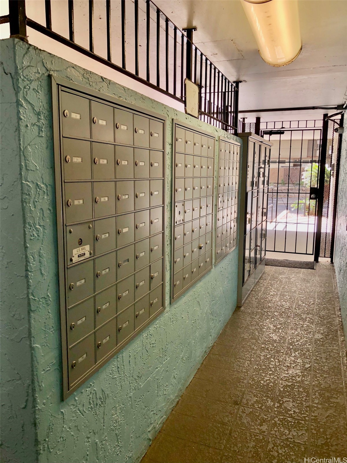 La Casa Condominium