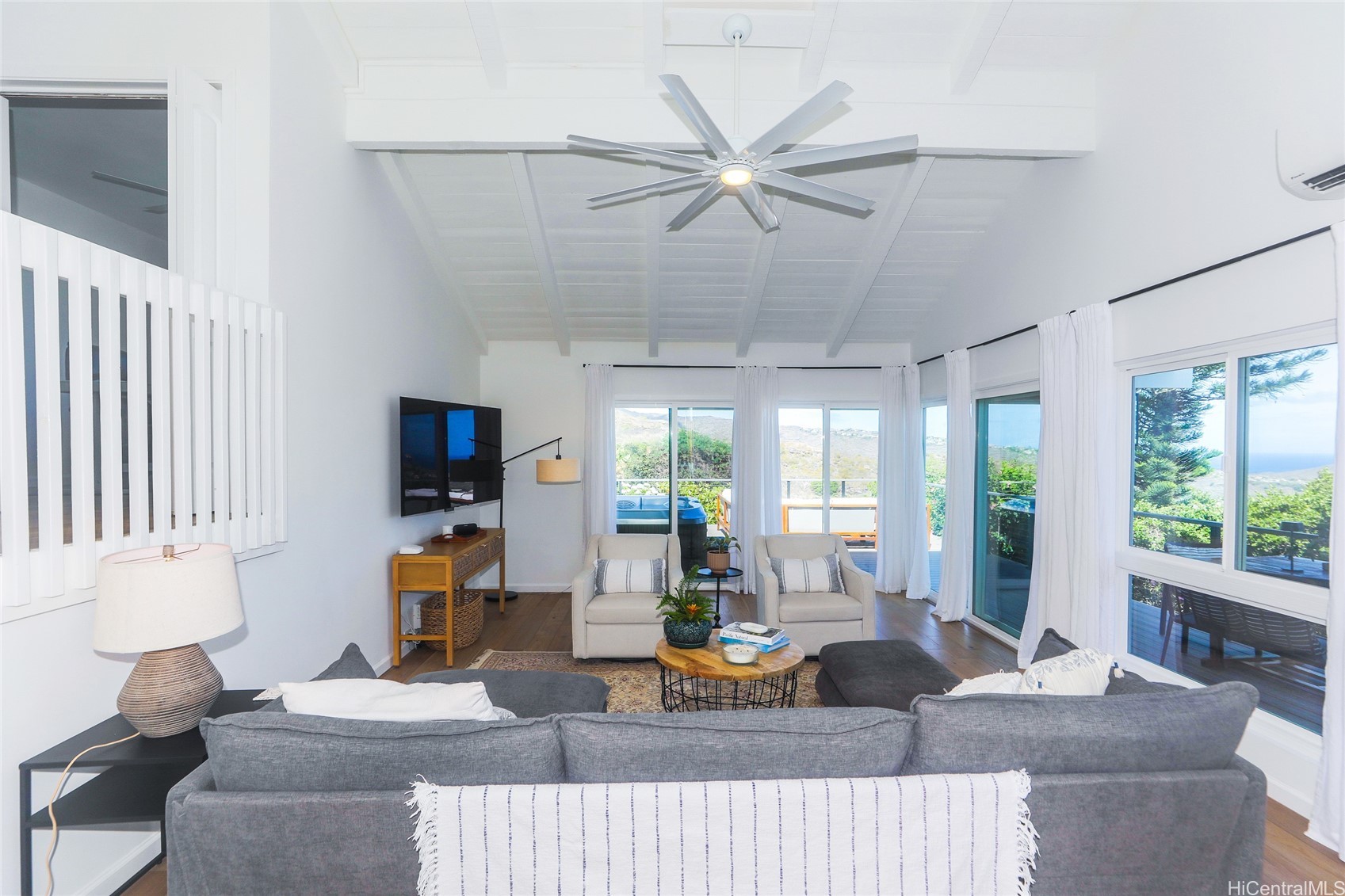 963 Kaluanui Road