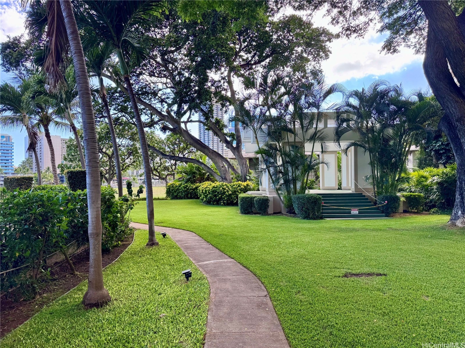 2333 Kapiolani Boulevard 2601