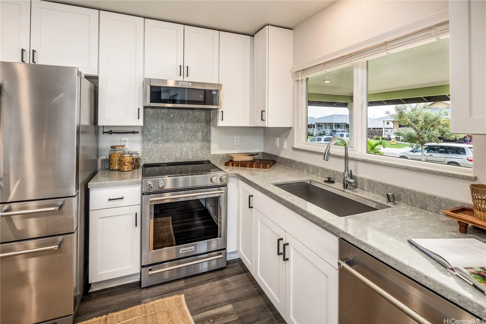 Ewa Beach, Hawaii 96706, United States, 3 Bedrooms Bedrooms, ,2 BathroomsBathrooms,Residential,Active,242370