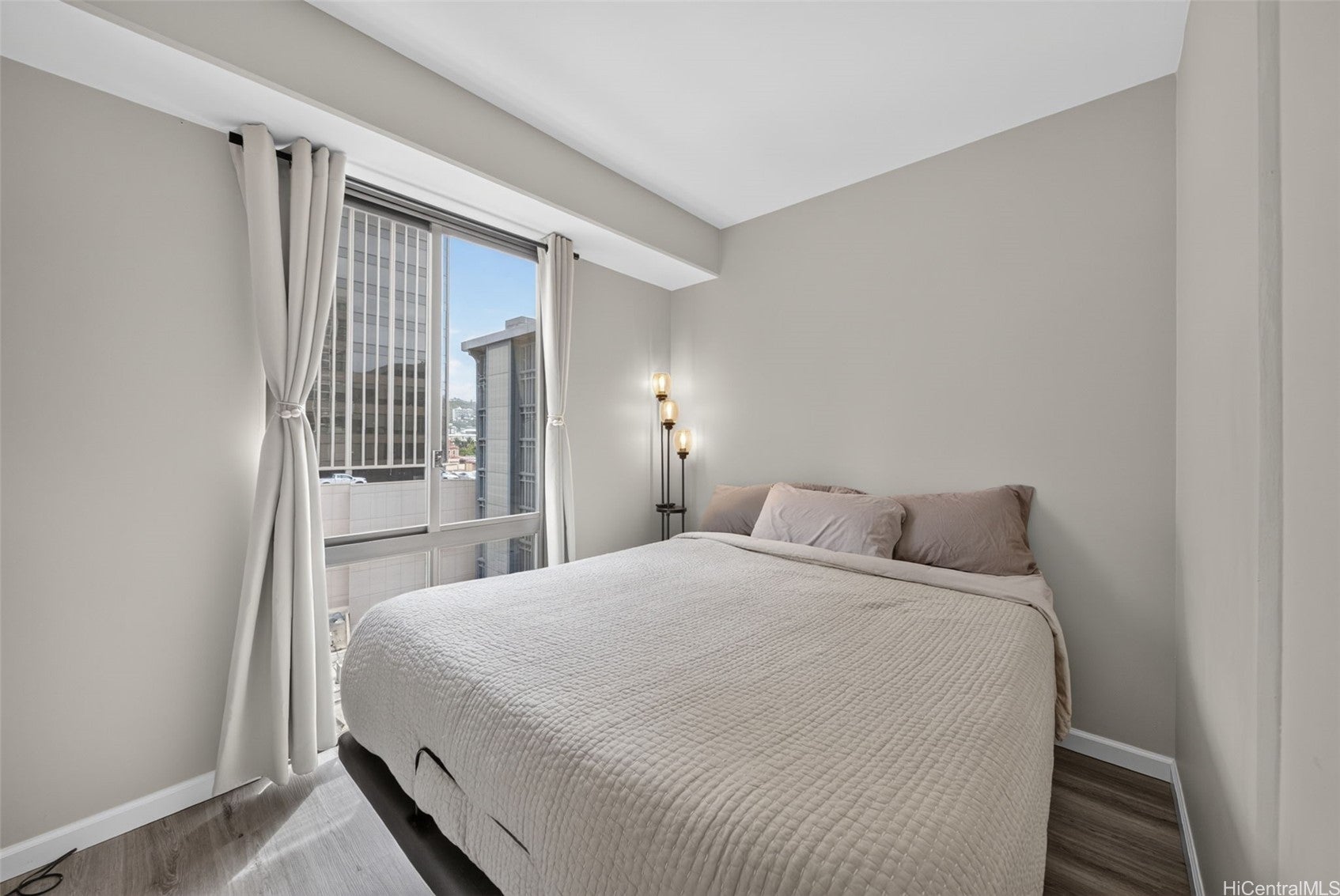 225 Queen Street 9G
