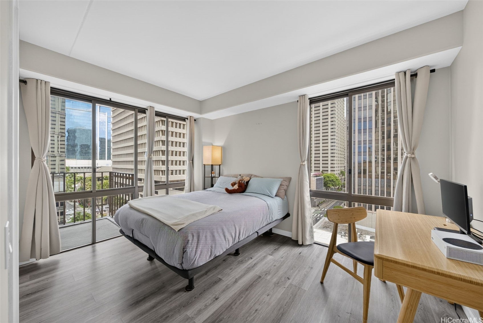 225 Queen Street 9G