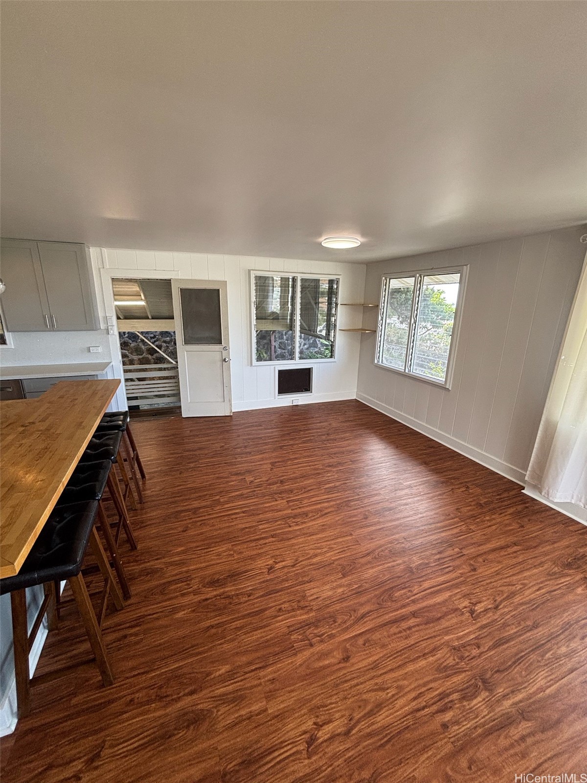 1541 Alencastre Street