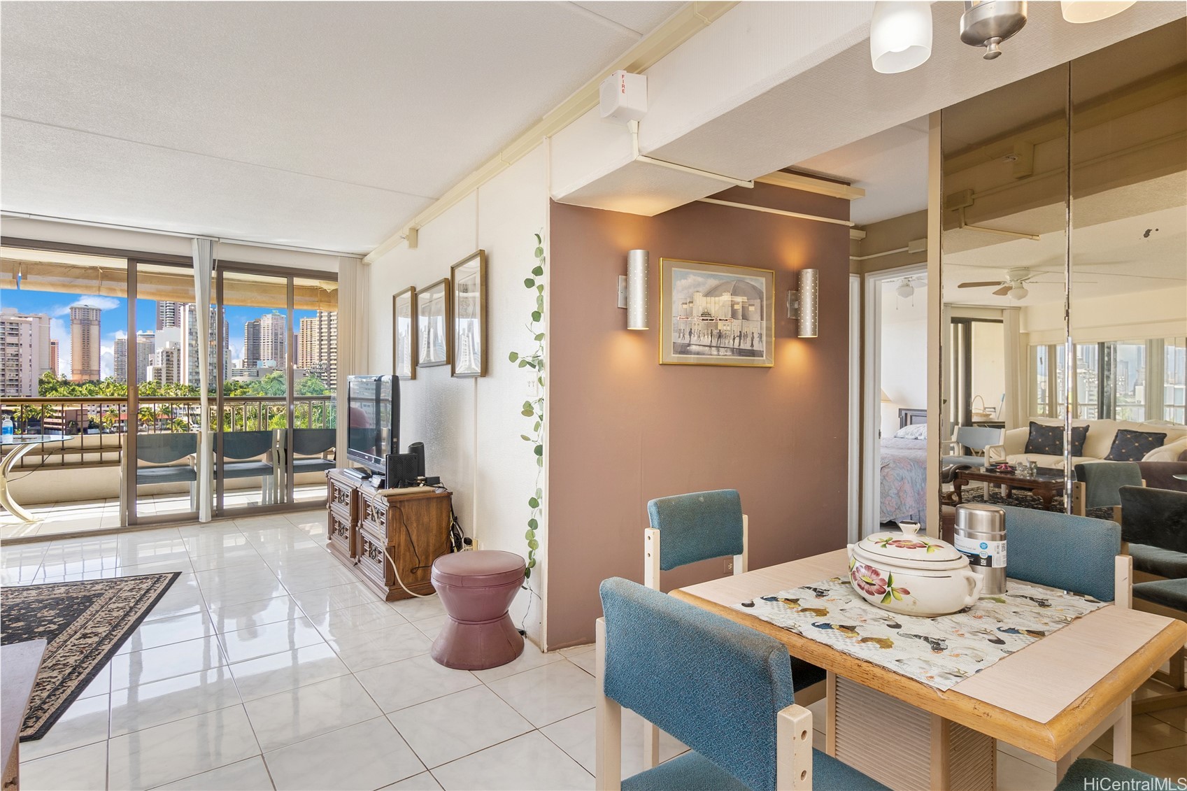 2333 Kapiolani Boulevard 811