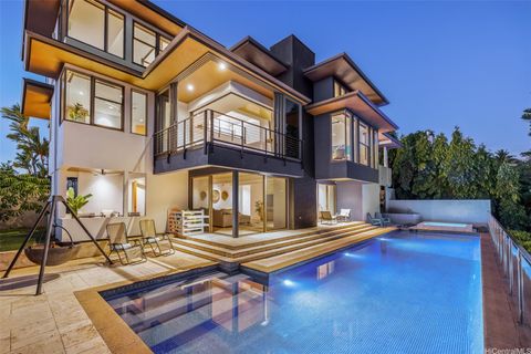 Photo of 2960 Laola Place, Honolulu, HI 96813 (MLS # 202521356)