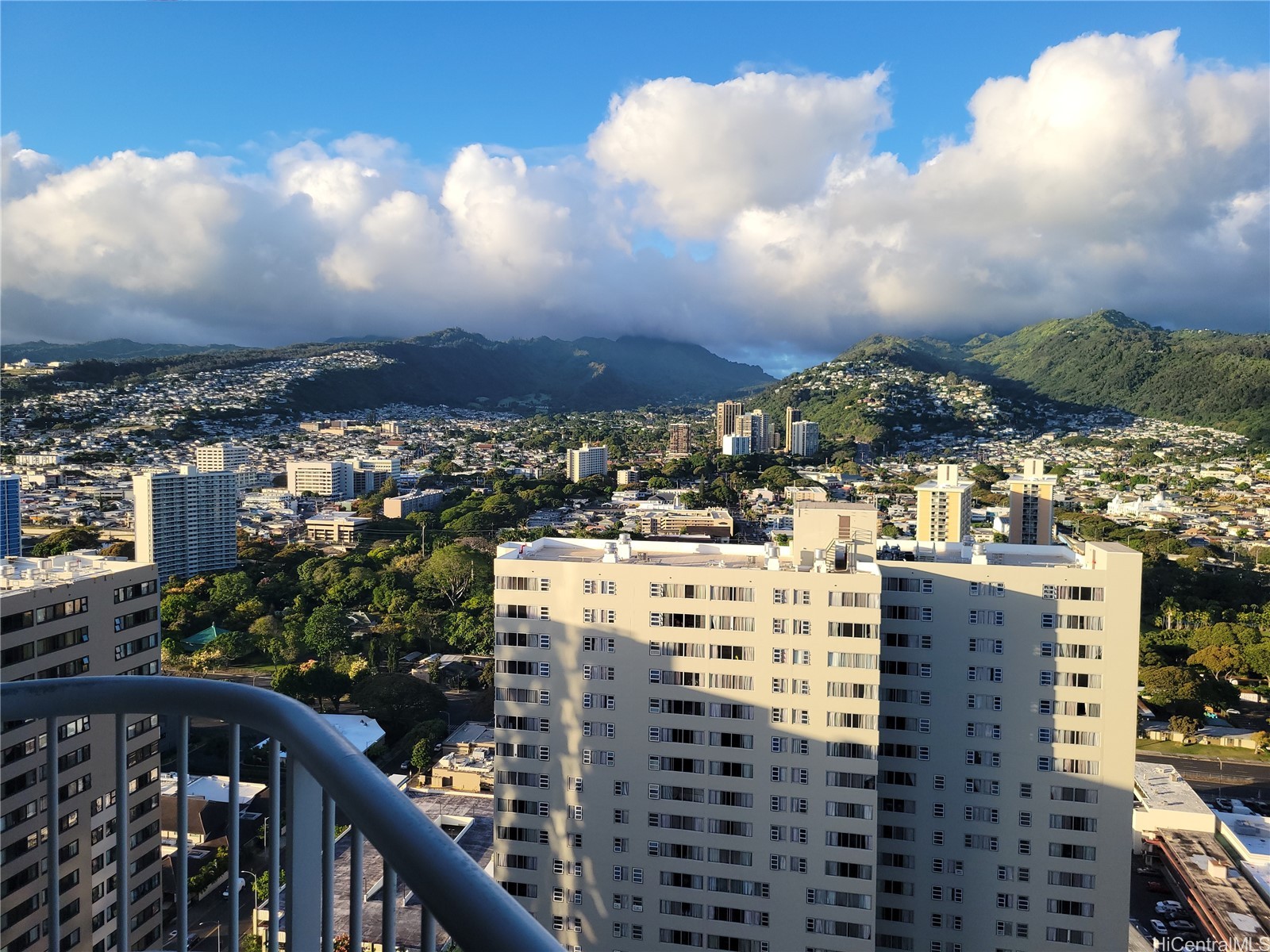 1212 Nuuanu Avenue 3710